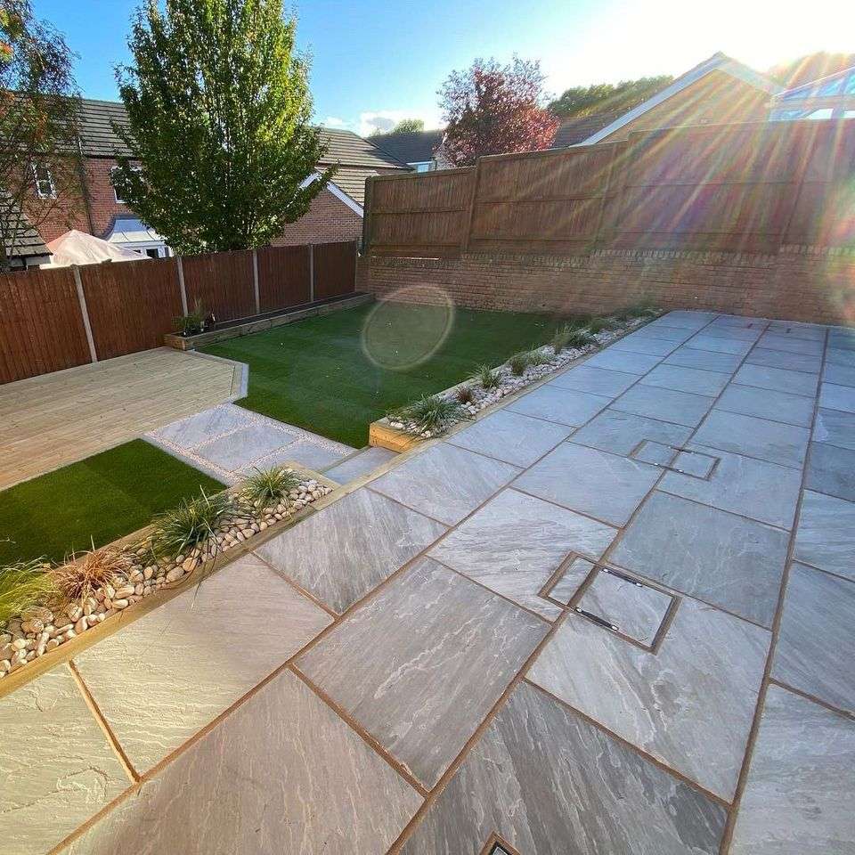 Kandla Grey Indian Sandstone Paving Slabs – 300x300mm – 22mm Calibrated